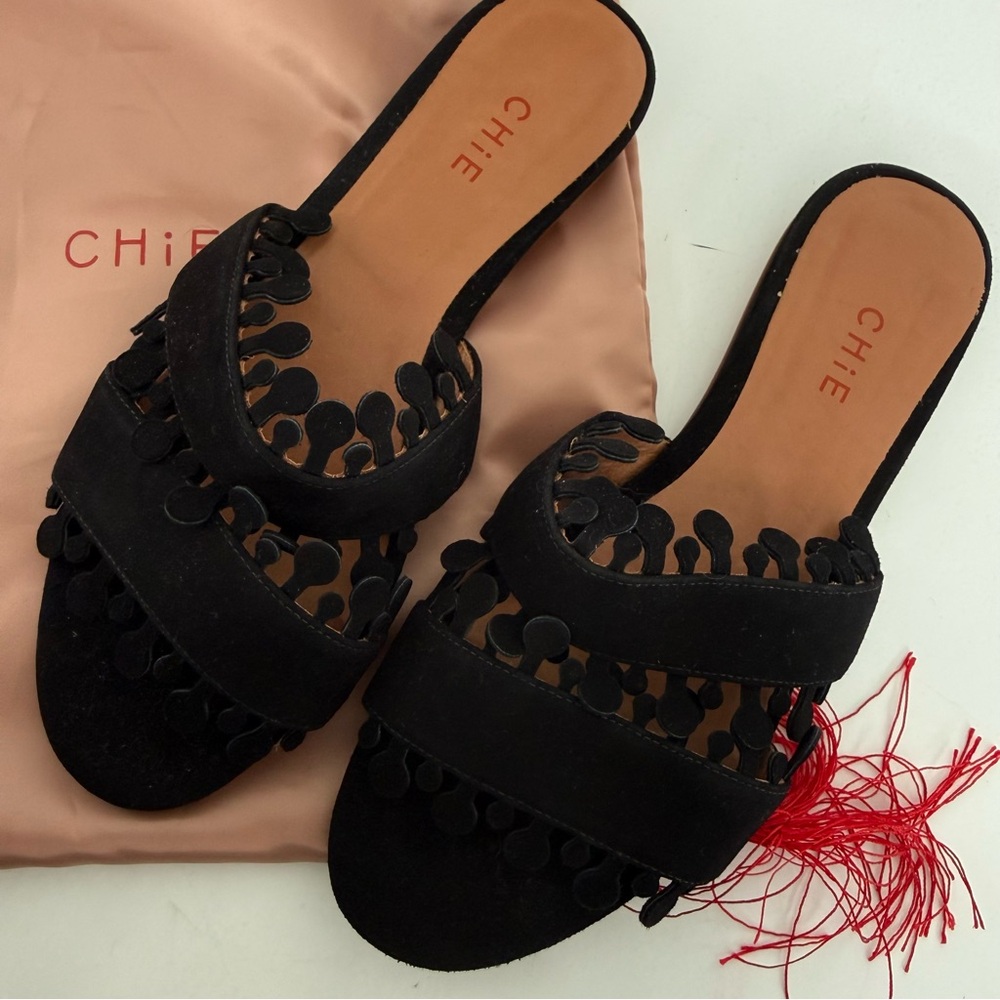 Chie Mihara YAM black sandal